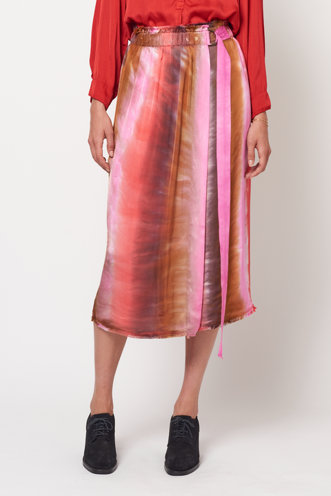 Pink Red Stripes Treatment Lotus Skirt RA-SKIRT ARCHIVE-FALL2'23      View 1 