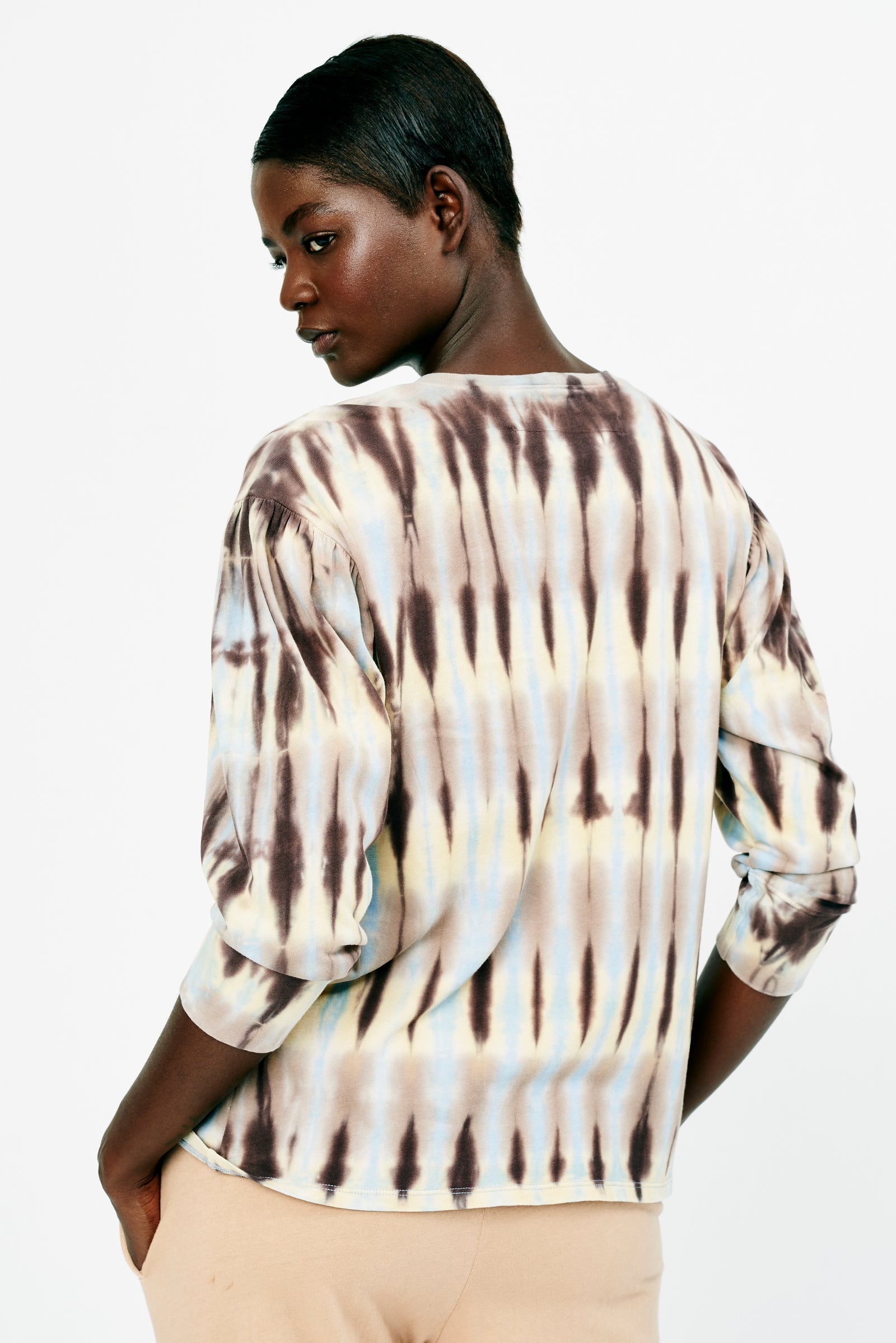 Grey Hills Forms Tie Dye Classic Jersey Simone Sleeve Top Back Close-Up View